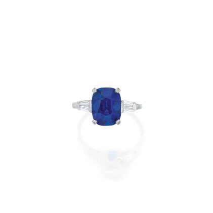 Catalog image of raymond yard | sapphire and diamond ring [藍寶石配鑽石戒指]