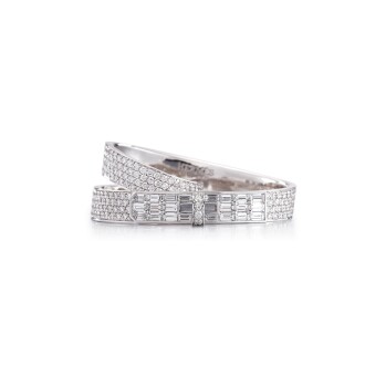 View 1 of Lot 7905: 18K White Gold and Diamond Kelly Gavroche Double Ring, 2022