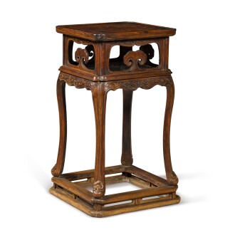 View 1 of Lot 117: A Huali stand Qing dynasty, 18th/19th century  |清十八/十九世紀 花梨木香几