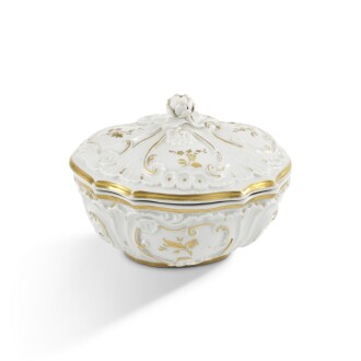 View 1 of Lot 324: A Nove white porcelain sugar bowl and cover, Antonibon factory, circa 1770