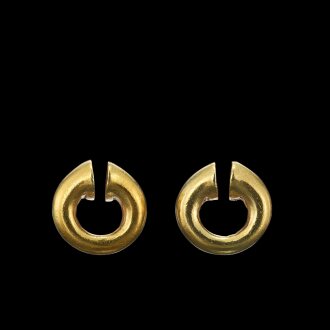View 1 of Lot 1048: A pair of solid gold earrings Java, Indonesia, 7th - 12th century | 印尼爪哇 七至十二世紀 金耳飾一對