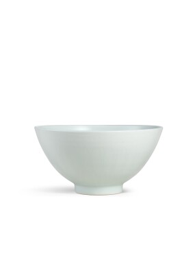 View 1 of Lot 1069: A fine and rare tianbai-glazed incised 'lianzi' bowl, Mark and period of Xuande | 明宣德　甜白釉劃蓮瓣紋蓮子盌 　《大明宣德年製》款