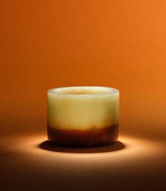 View 2 of Auction: Chinese Archaic Jades from an Important Private collects 
ion | 重要私人收藏中國古玉