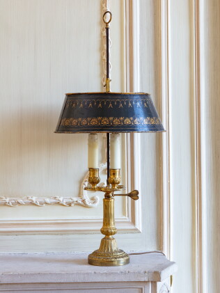 Catalog image of A Louis XVI gilt-bronze lampe bouillotte, circa 1780 | Lampe bouillotte en bron…