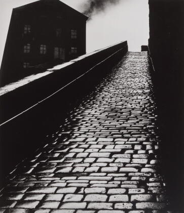 Catalog image of bill brandt | a snicket in halifax, 1937