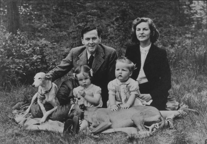 Andrew Cavendish, later 11th Duke of Devonshire, and Deborah with their children Emma and Peregrine and dogs Johnny and Bengy, July 1945. Photo: Devonshire Collection