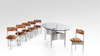 View 1 of Lot 140: Table de salle à manger et six chaises