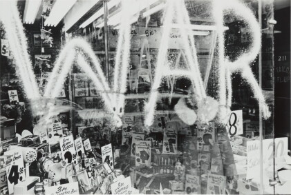 Catalog image of lee friedlander | war