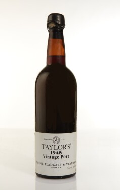 View 1 of Lot 114:  Taylor Vintage Port 1945  (1 BT)