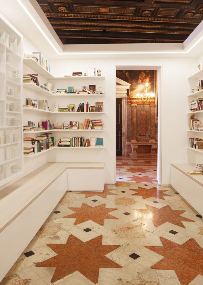 Edmund-de-Waal-Psalm-Venice-Installation-View_13.jpg