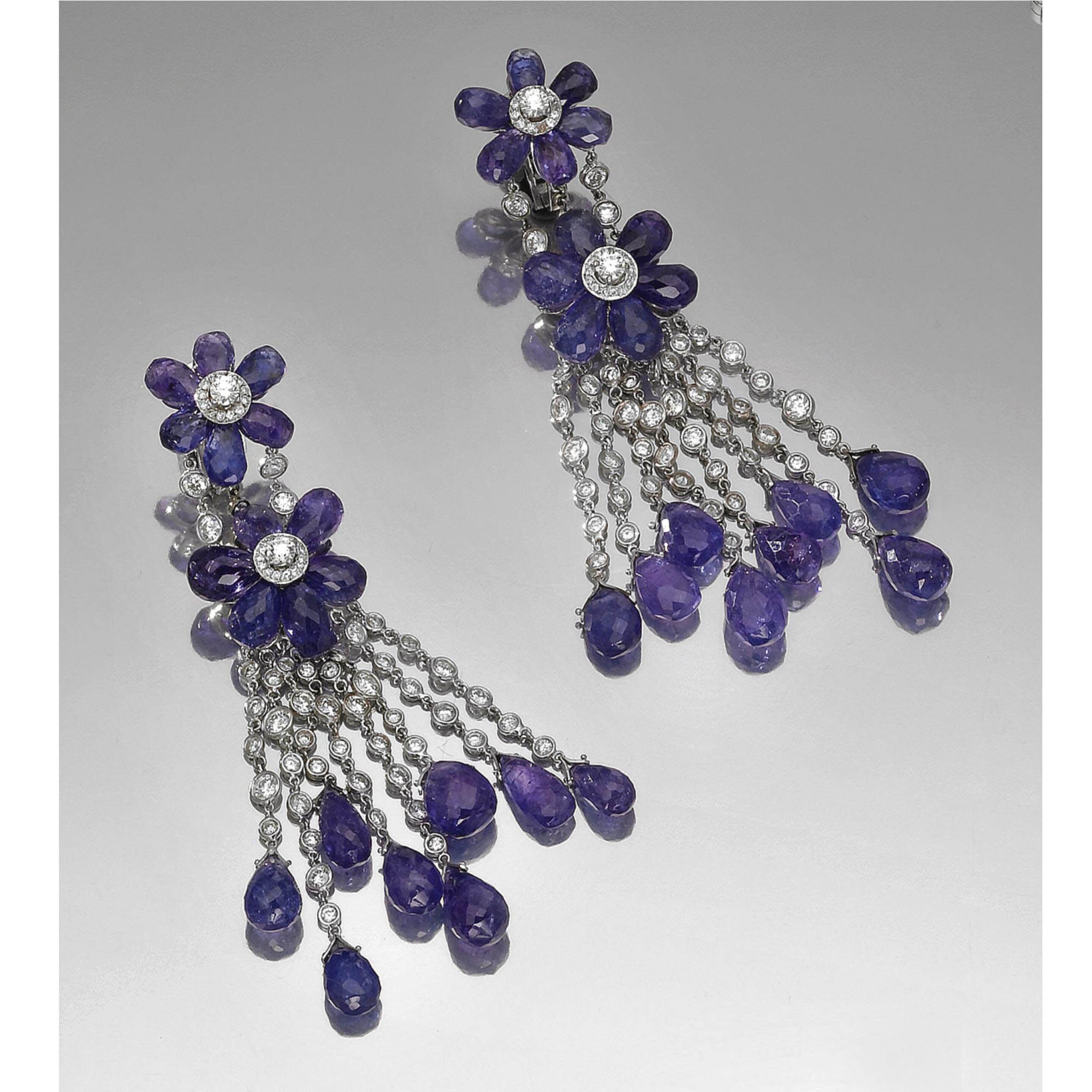 Parliamo della tanzanite, una delle pietre più rare al mondo Parliamo della tanzanite, una delle pietre più rare al mondo