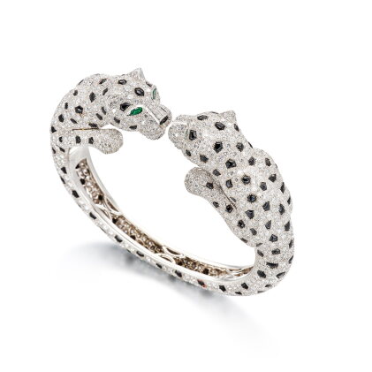 Catalog image of 'Panthère' Diamond, Onyx and Emerald Bangle | 卡地亞 | 'Panthère' 鑽石 配 縞瑪瑙 及 祖母綠 手鐲