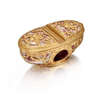 View 1 of Lot 36: A Gold-Mounted Hardstone Snuff Box, Nineteenth Century
