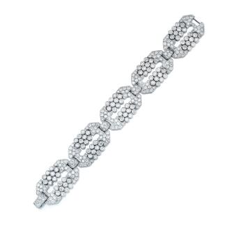 View 1 of Lot 57: Bracelet diamants 