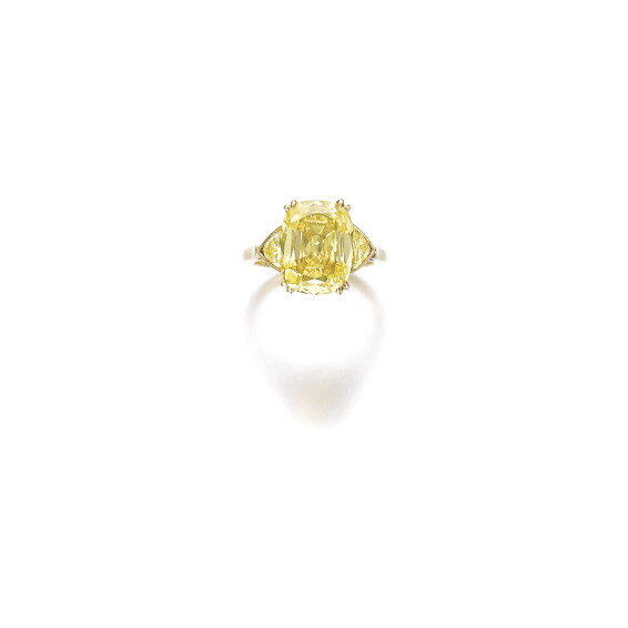 FANCY VIVID YELLOW DIAMOND RING, HEMMERLE