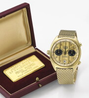161. A YELLOW GOLD AUTOMATIC CHRONOGRAPH WRISTWATCH WITH DATE RE