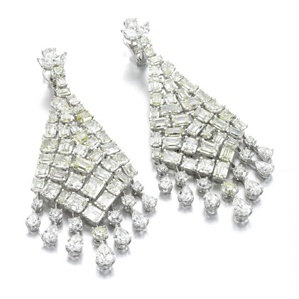 Catalog image of GRAFF | PAIR OF DIAMOND EARRINGS