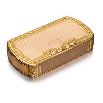 View 1 of Lot 1075: A gold snuff box, Hanau, circa 1810