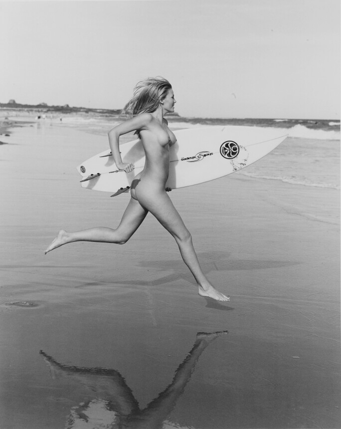 michael-dweck-sonya-running-on-beach-montauk.jpg