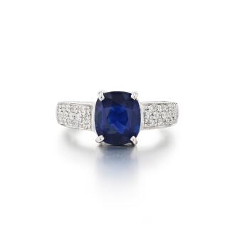 View 1 of Lot 226: Bague saphir et diamants 
