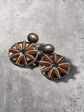 View 1 of Lot 20: Pair of Agate and Wood Earclips