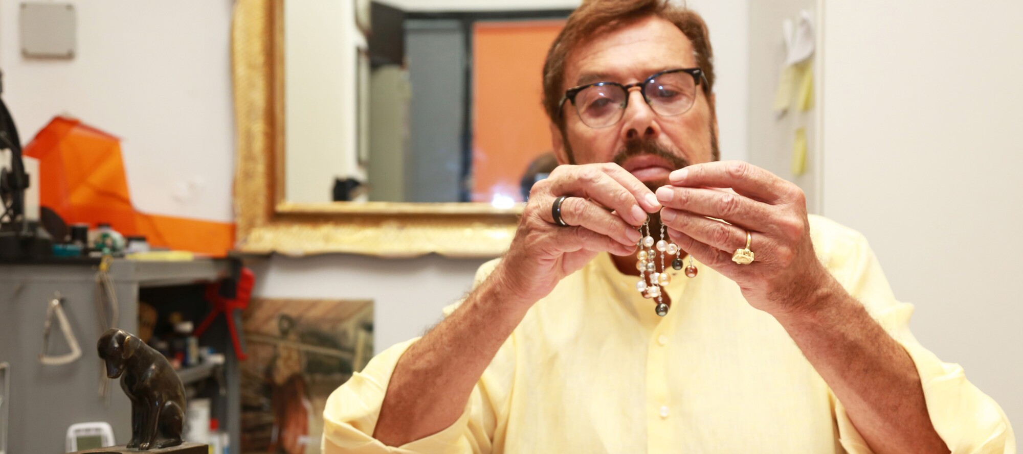 Michele della Valle creating one of his jewels