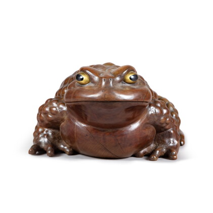 Catalog image of A large carved wood okimono of a toad | Okimono en bois sculpté représentant un…