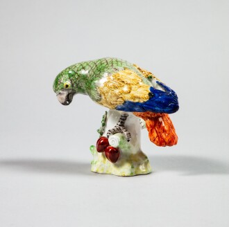 View 1 of Lot 315: Perroquet en porcelaine de Meissen, la porcelaine XVIIIe siècle, la décoration probablement plus tardive