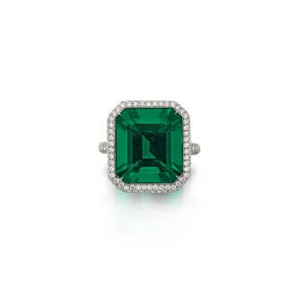 View 1 of Lot 19: A Superb Emerald and Diamond Ring  祖母綠配鑽石戒指