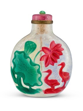 View 1 of Lot 1807: A four-colour overlay glass 'flower and egrets' snuff bottle Qing dynasty, 18th – 19th century | 清十八至十九世紀 珍珠地套四色料花卉鷺鷥鼻煙壺
