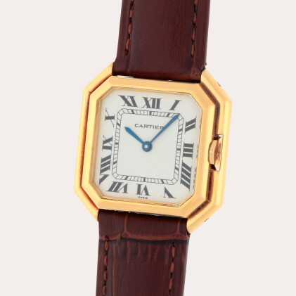 Catalog image of Ceinture Jumbo, Reference 17001 | A yellow gold wristwatch | Circa 1980