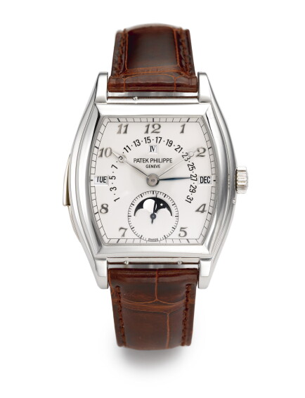 AN EXCEPTIONAL AND FINE PLATINUM TONNEAU AUTOMATIC MINUTE REPEAT