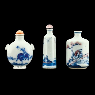 View 1 of Lot 1044: Three porcelain snuff bottles, Qing dynasty, late 18th - 19th century | 清十八世紀末至十九世紀 青花漁牧圖鼻煙壺一件 及 青花釉裏紅獨釣圖鼻煙壺兩件