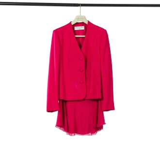 View 1 of Lot 326: Ensemble Haute Couture en soie framboise