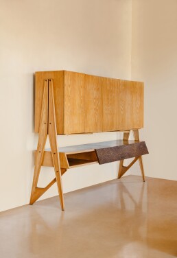 View 1 of Lot 146: Meuble de rangement, pièce unique