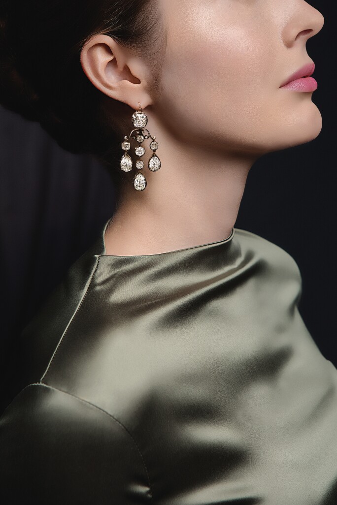 All-that-Glitters-Profile-earing.jpg