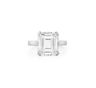 View 1 of Lot 181: Bague diamant | Diamond ring