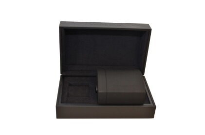 Catalog image of Presentation case with integrated travel case and outer packaging Circa 2012