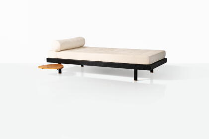 Catalog image of Lit SCAL n°450 à tablette pivotante, dit Antony