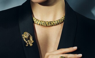 View 2 of Auction: Magnificent Jewels and Noble Jewels