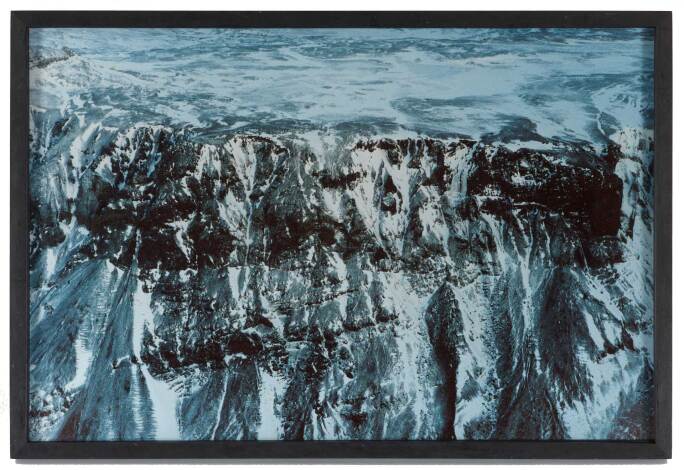 Olafur Eliasson, Trollakrokar series, 2004. Vollständige Reihe von 5 Farbkopien, gedruckt im Jahr 2005. Passepartout und Holzrahmen des Künstlers. jeweils: 27,9 x 41,9 cm. Schätzpreis: € 20,000 – 30,000