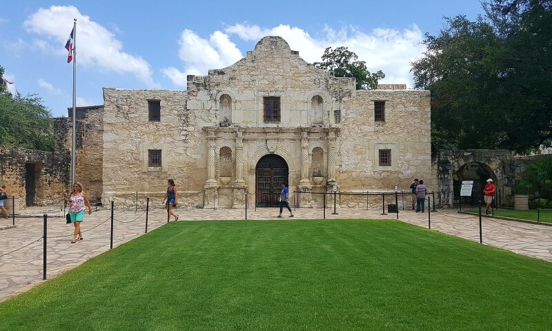 Exterior view of The Alamo. Photo: Elber1981. CC-BY-SA 4.0. Accessed via Wikimedia Commons