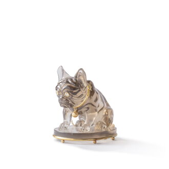 View 1 of Lot 711: Bouledogue français en quartz fumé et monture en or, probablement Italie, XXe siècle