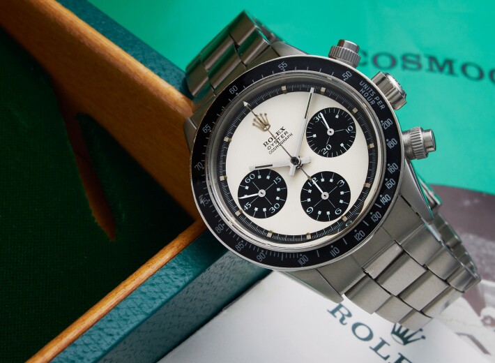 The word Oyster on the dial of this ref. 6263 Rolex Daytona denotes the additional water resistance, made possible by the screw-down pushers at 2 and 4 o’clock.