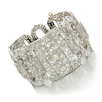 View 1 of Lot 159: Diamond bracelet