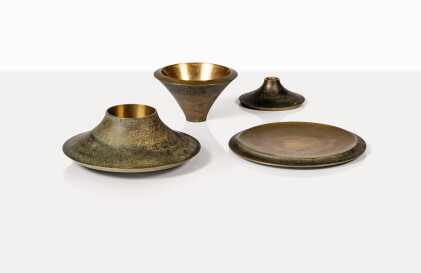 Catalog image of Trois vases et une coupe