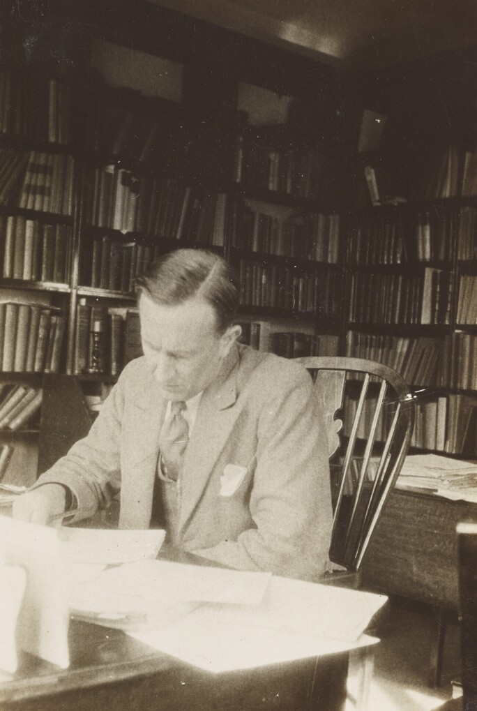 JRRT-in-his-study.jpg