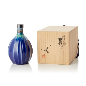 View 1 of Lot 7904: 響35年 耀彩瓶 碧陽 Hibiki 35 Year Old Kutani Decanter Tokuda Yasokichi III 43.0 abv NV (1 BT70)