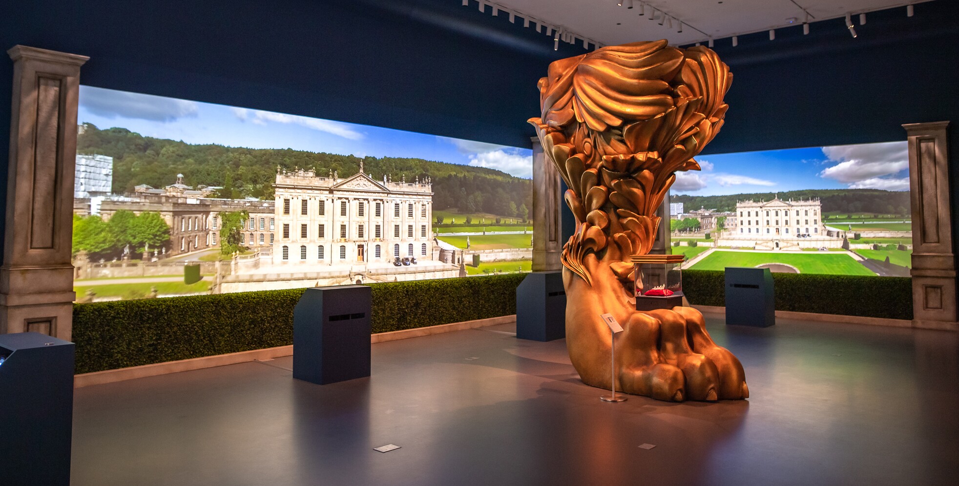 500-Chatsworth-exhib-entry-tiara3.jpg