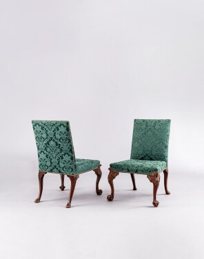 View 1 of Lot 70: Important ensemble de douze chaises de salle à manger en noyer, d’époque George II, vers 1755, attribué à William Hallet 